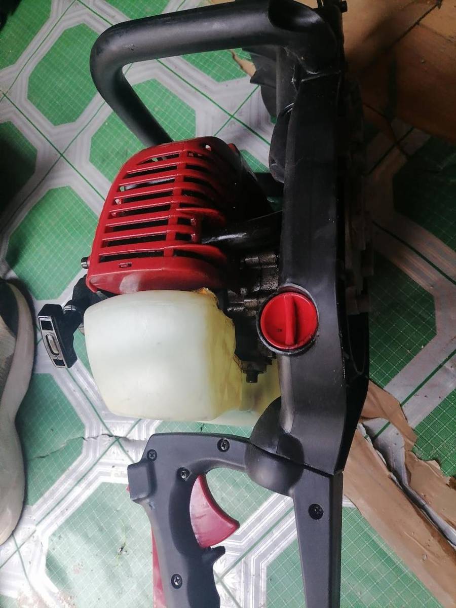 Hedge Trimmers **STORAGE CLEARANCE**LAWNSTAR PETROL HEDGE TRIMMER